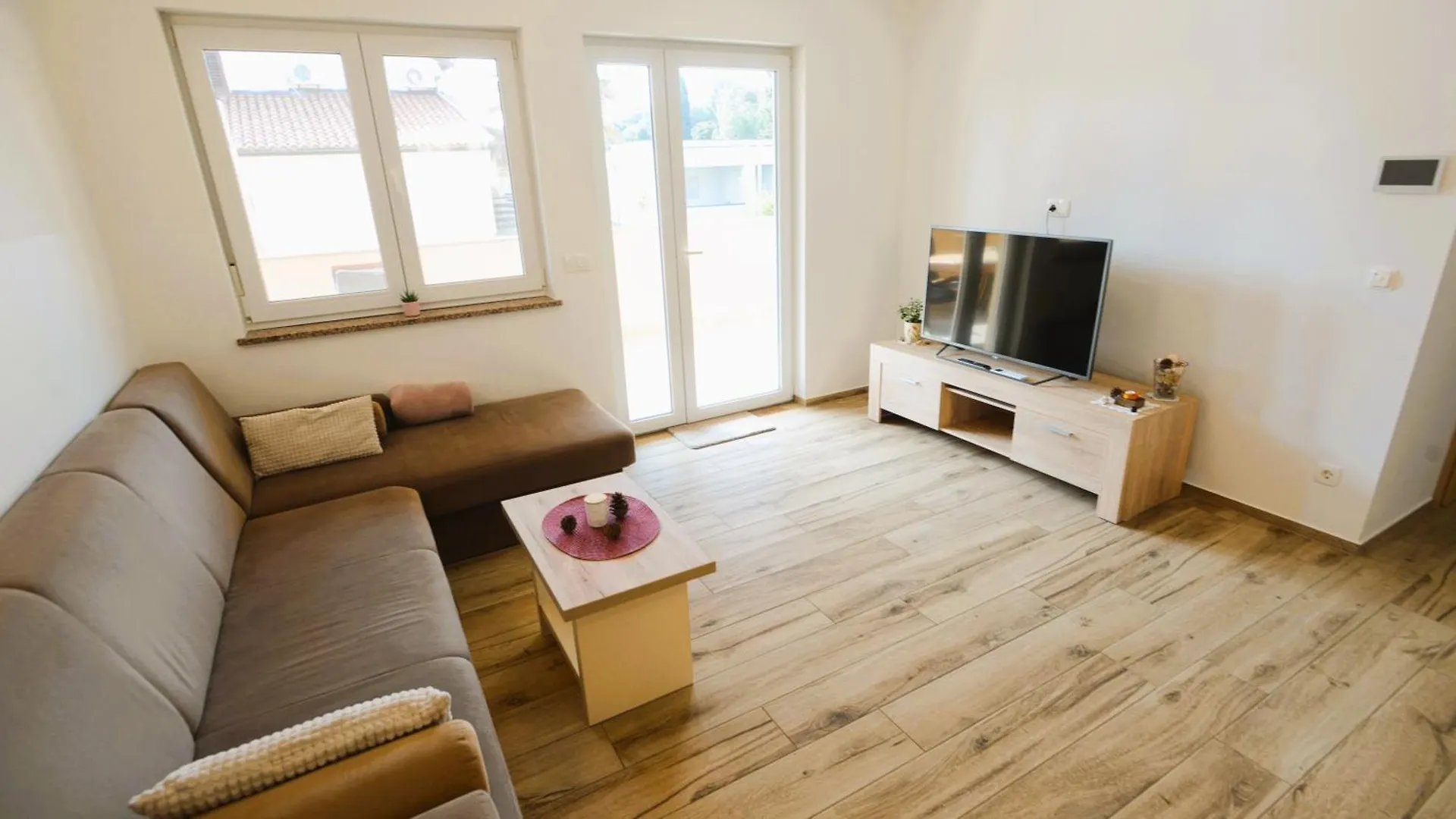 פרמנטורה Apartmaji Valentina דירה