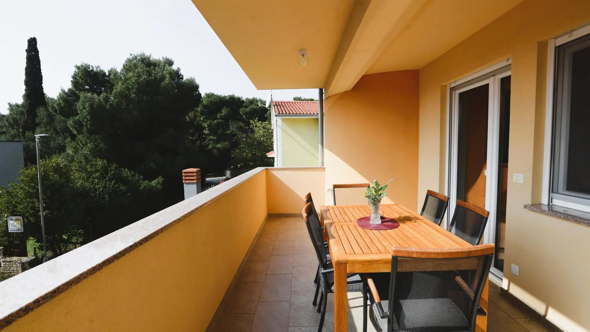 Apartmaji Valentina Premantura