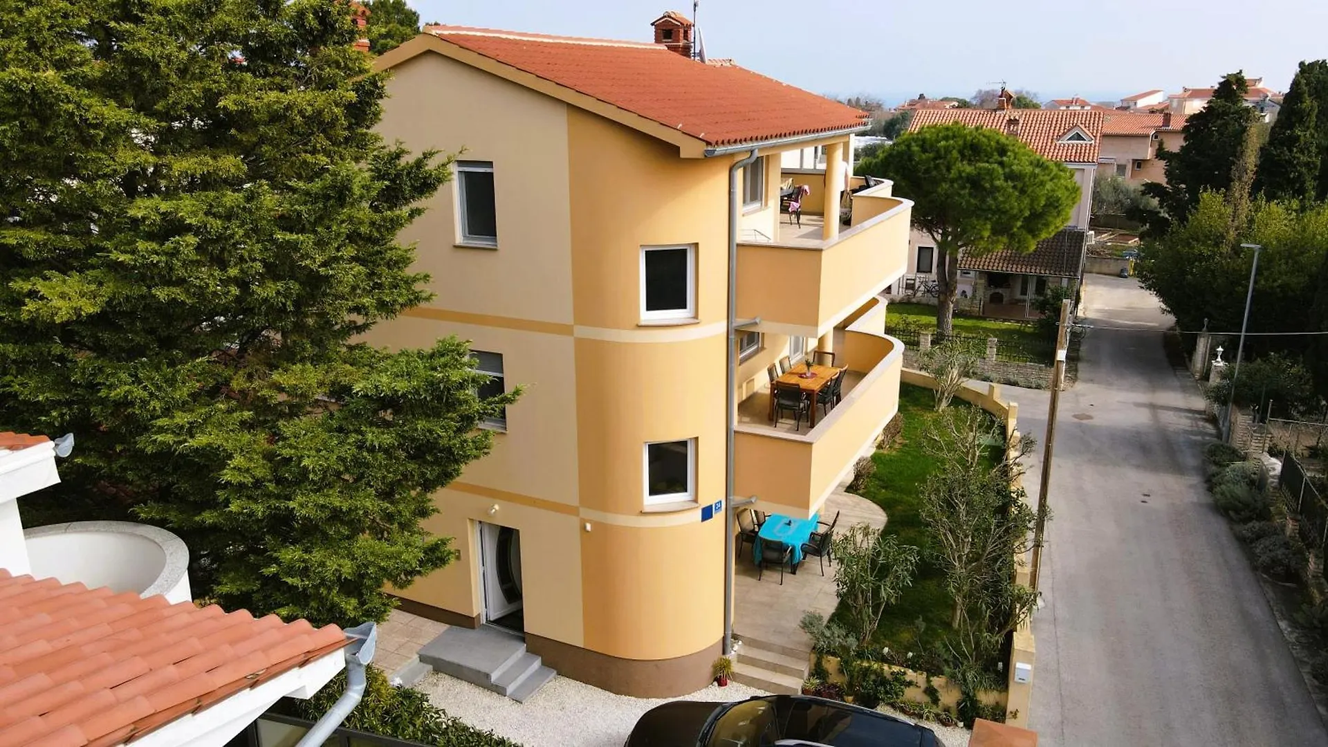 Apartmaji Valentina Premantura